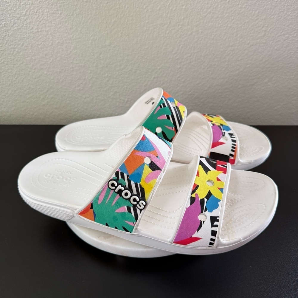 Crocs White Colorful Unisex Classic Retro Resort Strap Sandals Size M10, W12